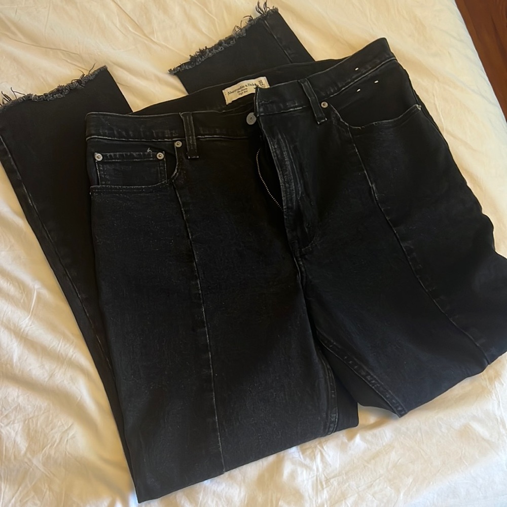 Abercrombie The Skinny High Rise Jeans — 32 Short